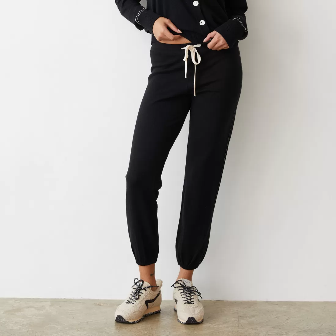 MONROW Soft Knit | Travel Essentials*Lightknit Contrast Stitch Vintage Sweat BLACK