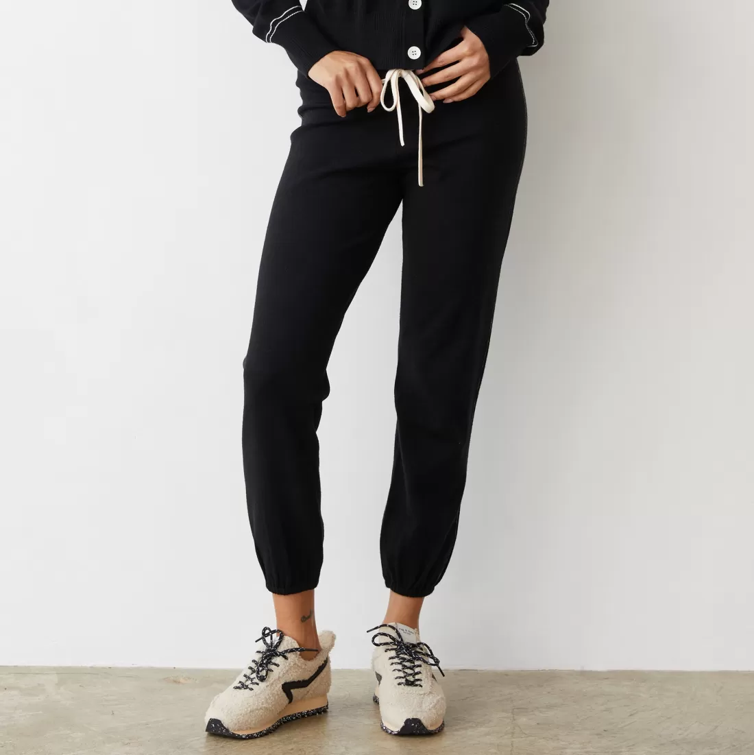 MONROW Soft Knit | Travel Essentials*Lightknit Contrast Stitch Vintage Sweat BLACK