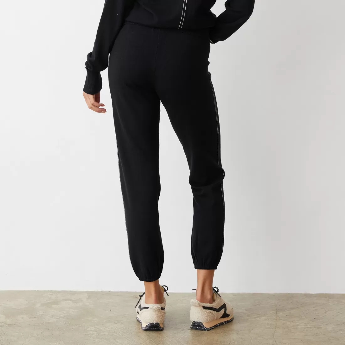 MONROW Soft Knit | Travel Essentials*Lightknit Contrast Stitch Vintage Sweat BLACK