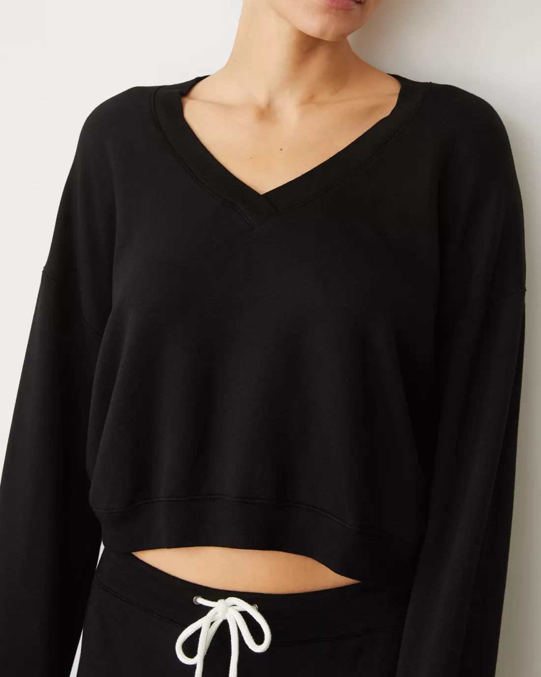 MONROW Softfleece | Sweatshirts*Softfleece Crop V Neck Sweatshirt BLACK